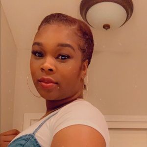 Meet your Posher, Saraya